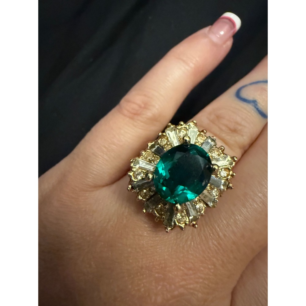 Vintage Gold Tone Emerald Green Crystal Cocktail Ring Baguette Halo Size 6.25